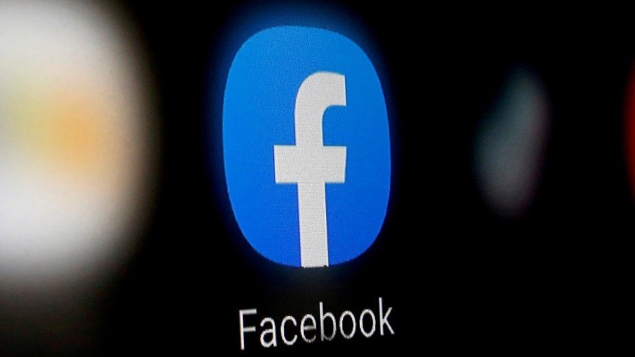 Facebook планира да промени името си