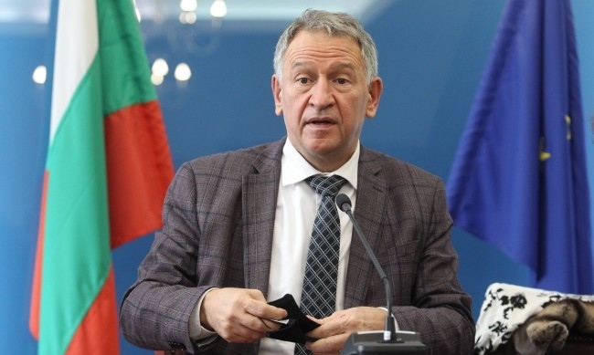 Кацаров посочи две лъжи на проф. Герджиков в дебата