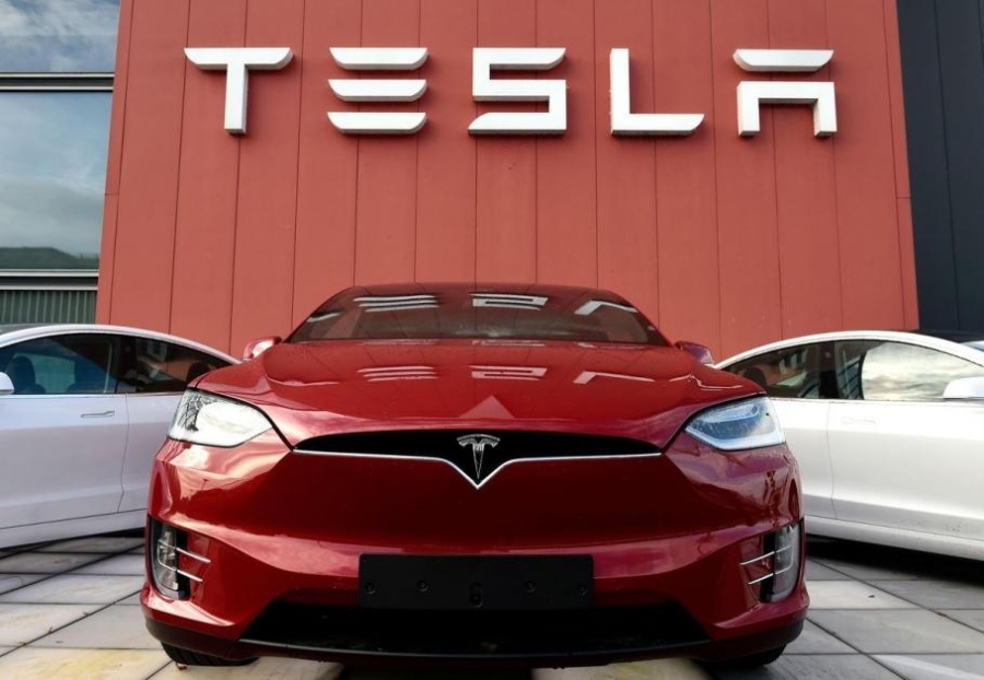 Tesla напредва с проекта Tesla Network