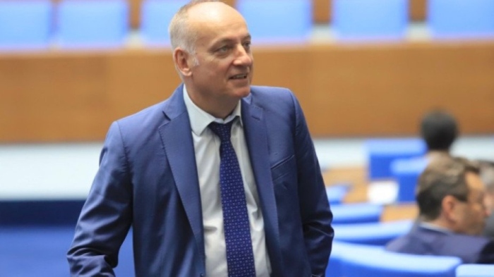 Зам.-министър Йорданов: Вероятно ще се премине към онлайн обучение