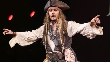 Disney предложи 301 милиона долара на Джони Деп да се върне в Карибски пирати
