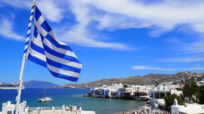 Гърция няма да връща задължителните маски