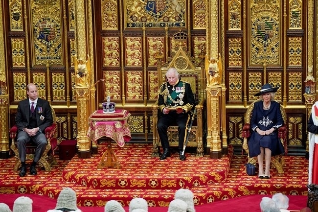 Чарлз III пред парламента: Елизабет II беше образец за всички принцове
