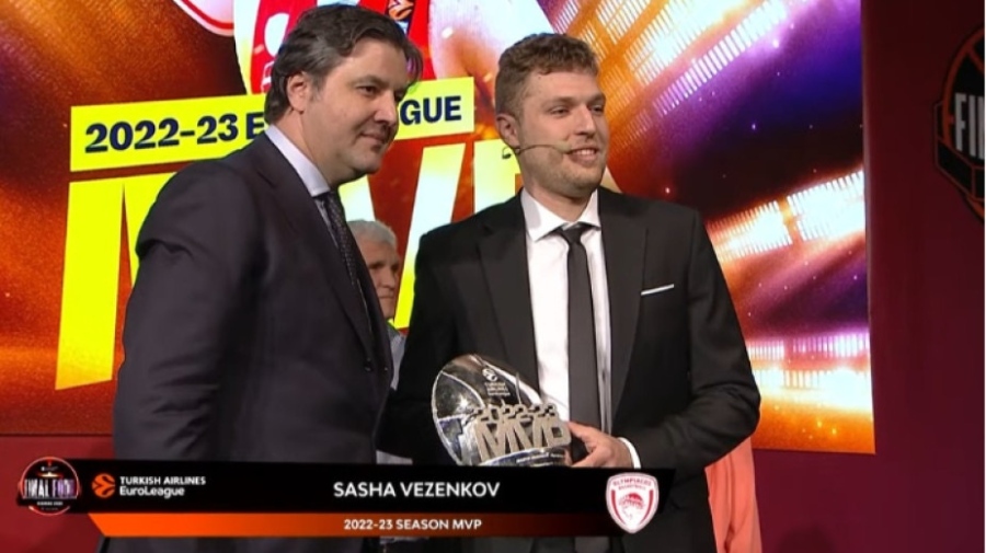 Везенков с наградата за най-полезен играч в Евролигата