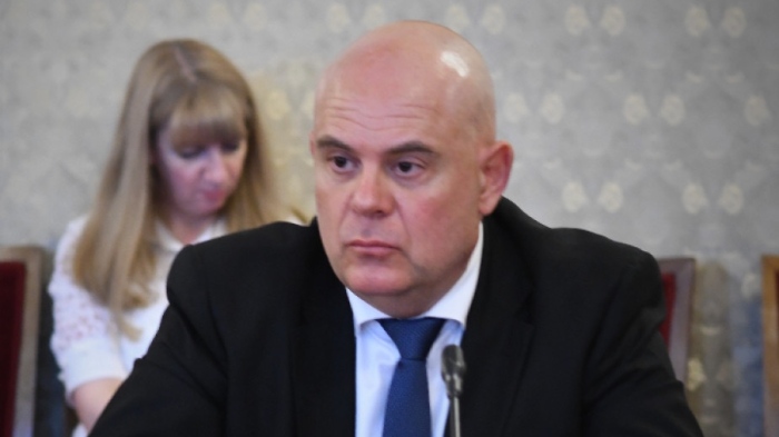Гешев отрича тежки нарушения на служебните си задължения по делото за взрива на 1 май