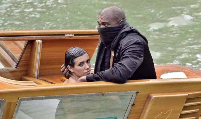 Забраниха на Кание Уест и жена му да се возят на лодка във Венеция, след съмнения за публична френска любов (ВИДЕО)