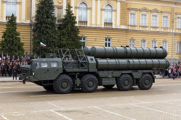 Даваме на Украйна дефектни ракети С-300 - опасни са, а няма кой да ги ремонтира