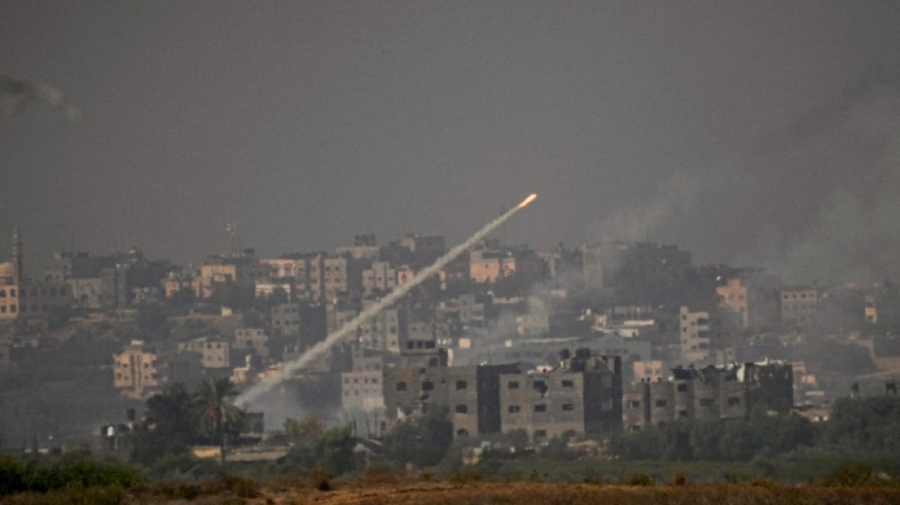 Израел атакува цели на Хамас в централната част на Ивицата Газа