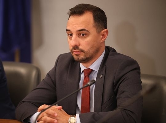 Министър Богданов: Поисках оставките на ръководството на КЗП, създаваме нов екип
