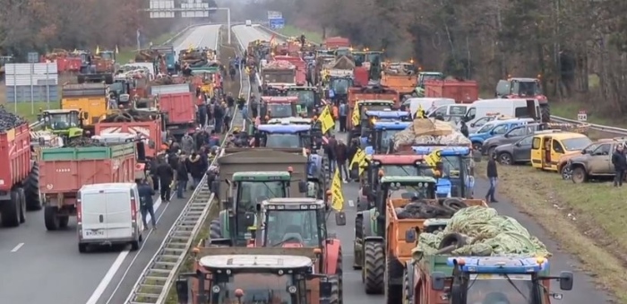 Париж продължава да е под блокада заради фермерите