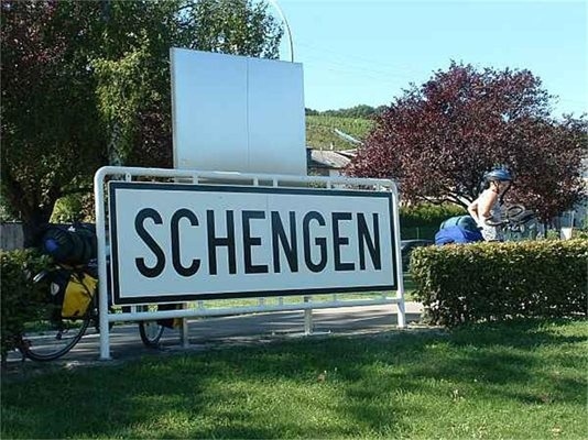 Икономист: Сухопътен Шенген може да се забави след 2025 г.