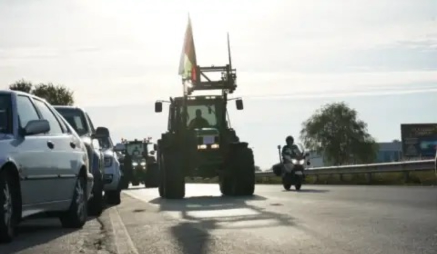 Земеделците блокираха Дунав мост 2 