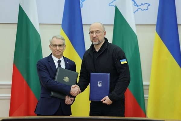 Вижте какво подписаха Денков и украинският премиер