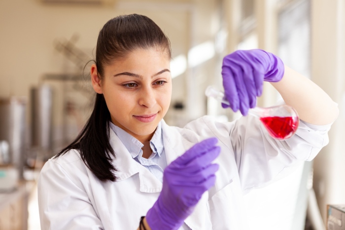 УХТ открива нова специалност ‒ Хранителни и фармацевтични биотехнологии